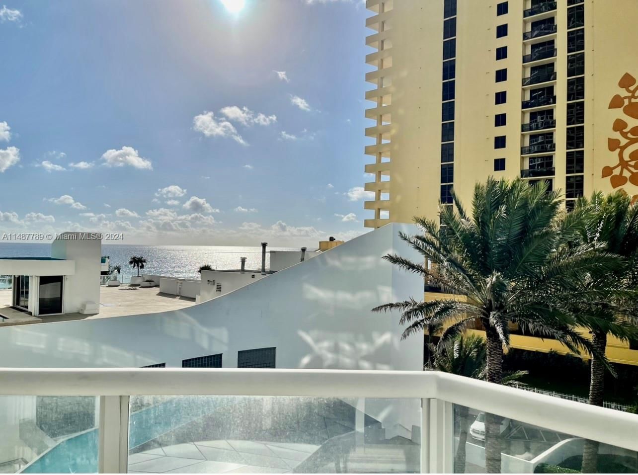 Real estate property located at 16425 Collins Ave(+DEN) #418, Miami-Dade County, OCEANIA I CONDO, Sunny Isles Beach, FL