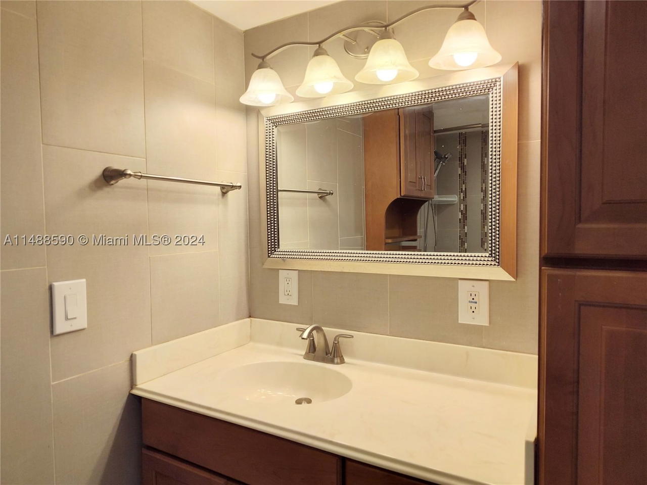 Real estate property located at 7083 Sunrise Blvd #7083, Broward, Apple Creek, Plantation, FL