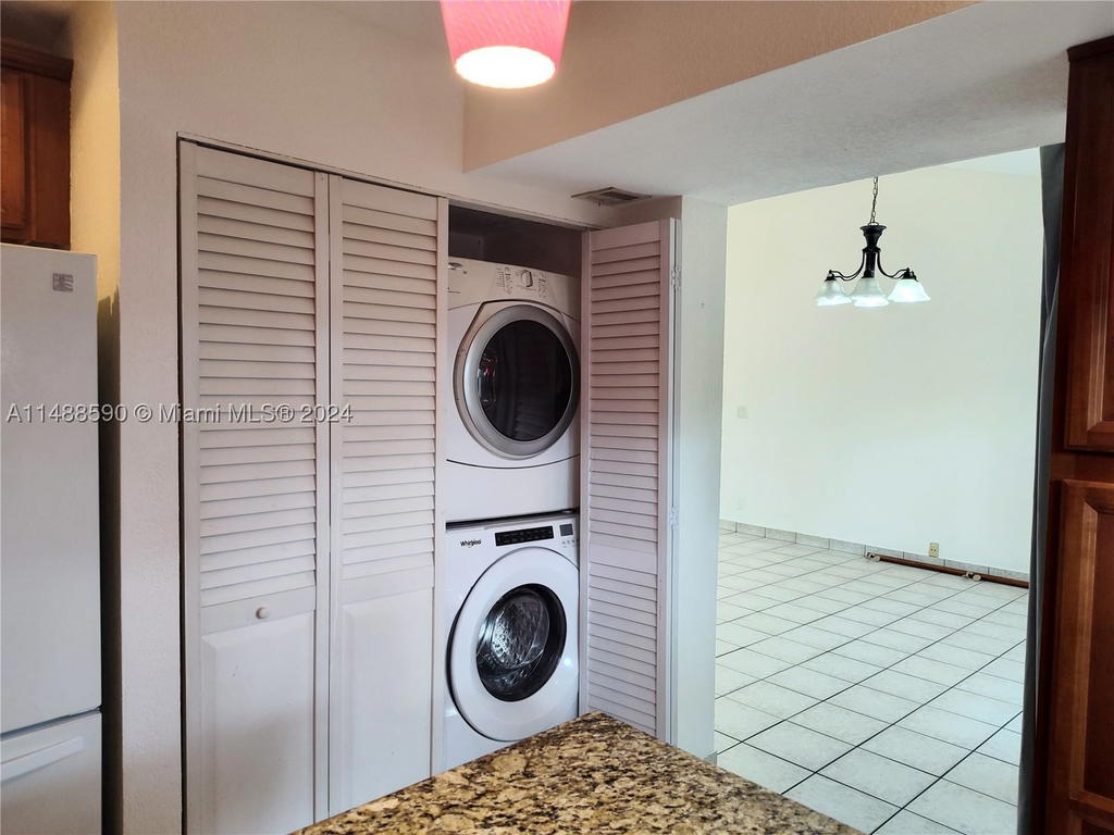 Real estate property located at 7083 Sunrise Blvd #7083, Broward, Apple Creek, Plantation, FL