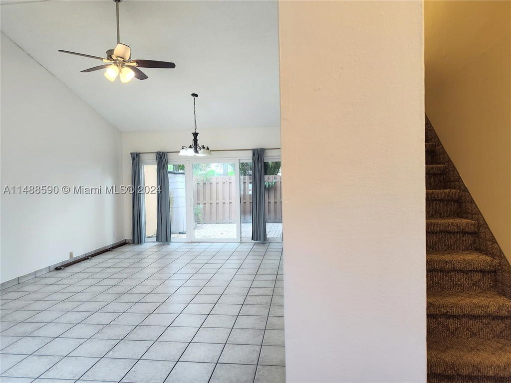 Real estate property located at 7083 Sunrise Blvd #7083, Broward, Apple Creek, Plantation, FL