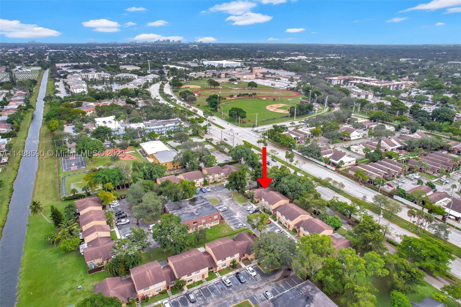 Real estate property located at 7083 Sunrise Blvd #7083, Broward, Apple Creek, Plantation, FL