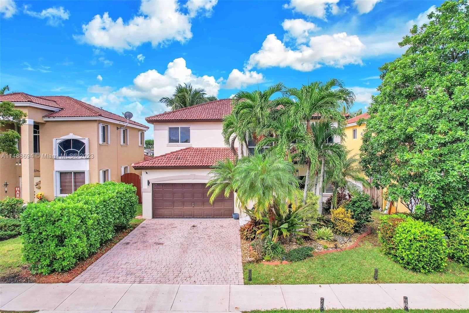 Real estate property located at 6502 158th Pass, Miami-Dade County, SUNSET LAKES ESTATES, Miami, FL