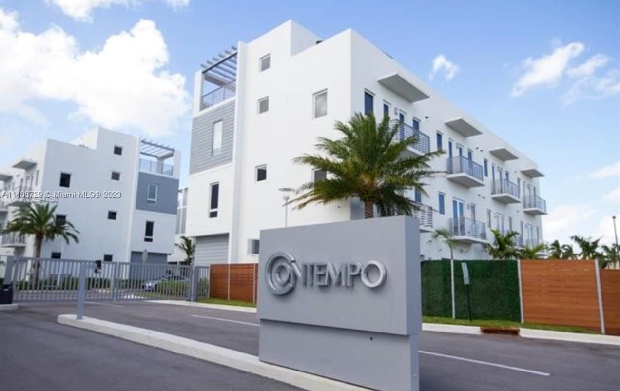 Real estate property located at 9153 33rd St, Miami-Dade County, CONTEMPO TOWNHOMES, Doral, FL