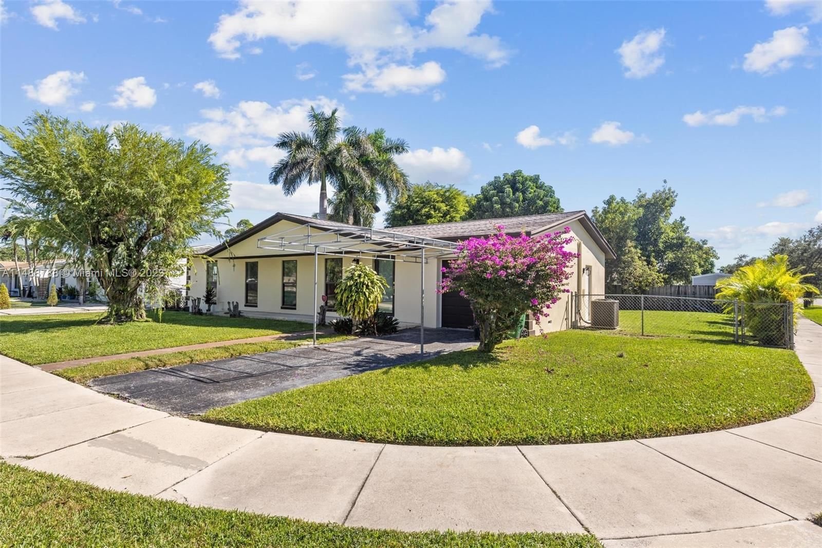 Real estate property located at 9270 Sterling Dr, Miami-Dade County, BEL AIRE SEC 15, Cutler Bay, FL