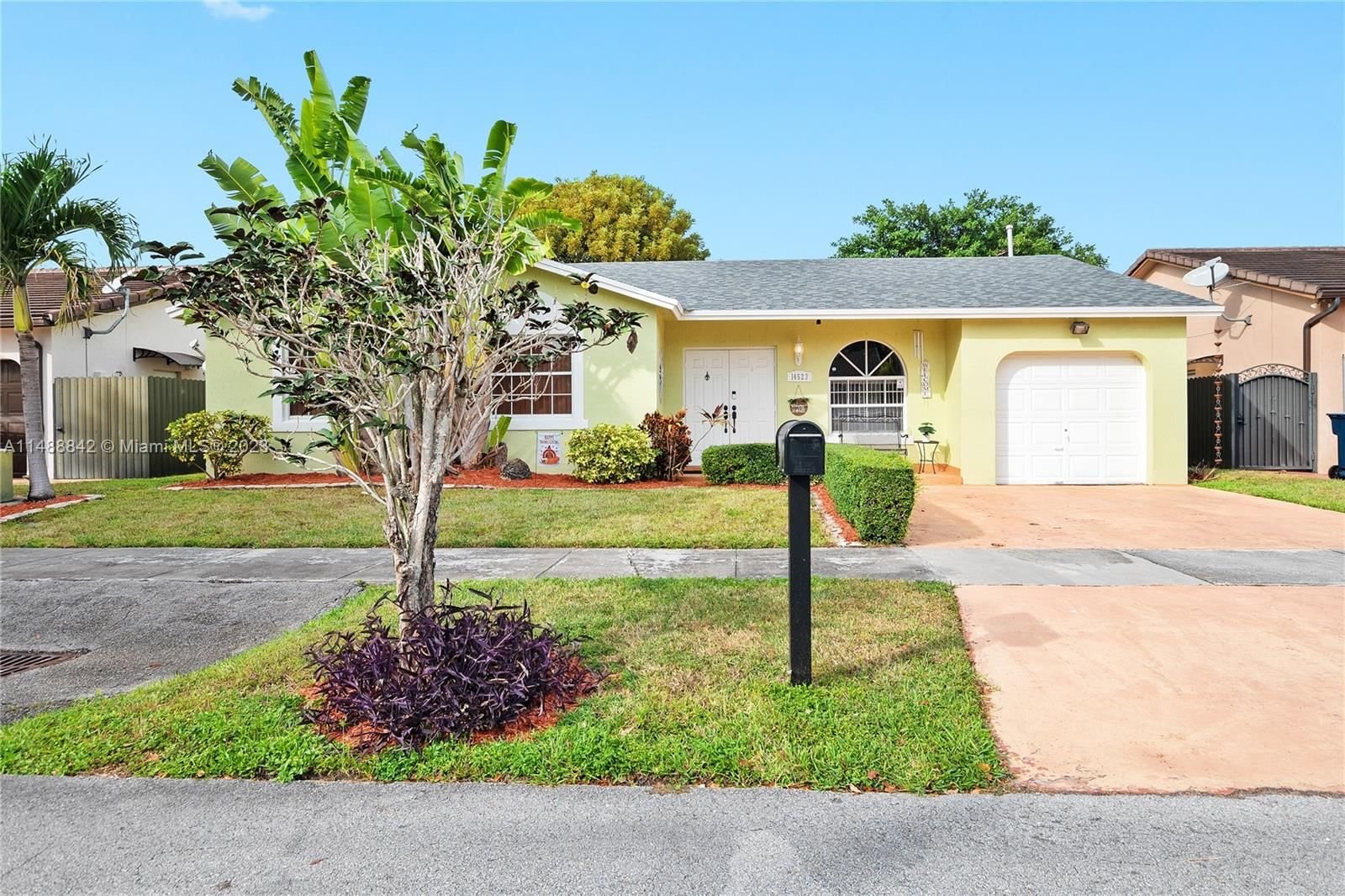 Real estate property located at 14523 174th St, Miami-Dade County, MAJESTIC HOMES, Miami, FL