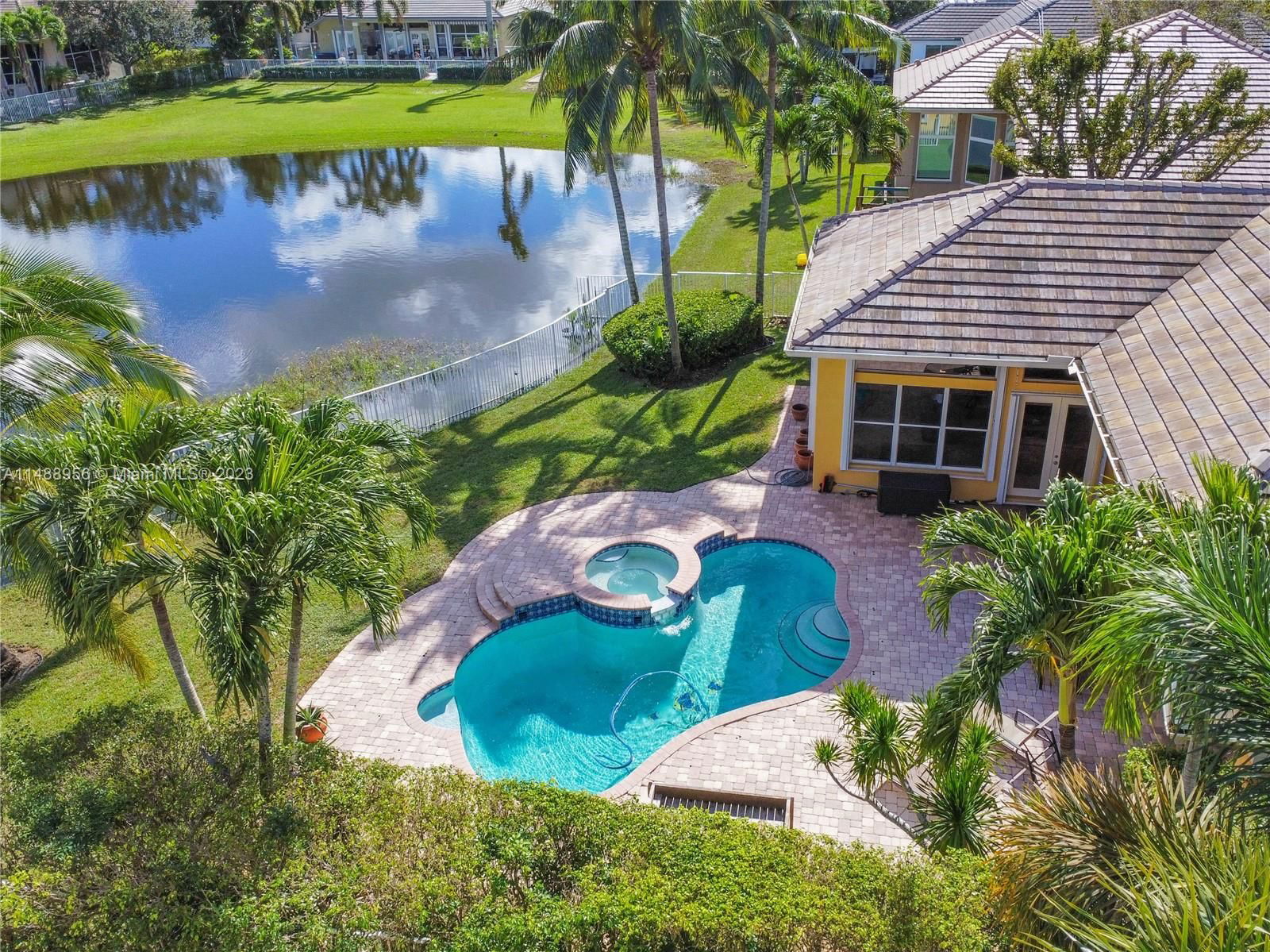 Real estate property located at 3678 Spanish Oak Pt, Broward County, Davie, FL