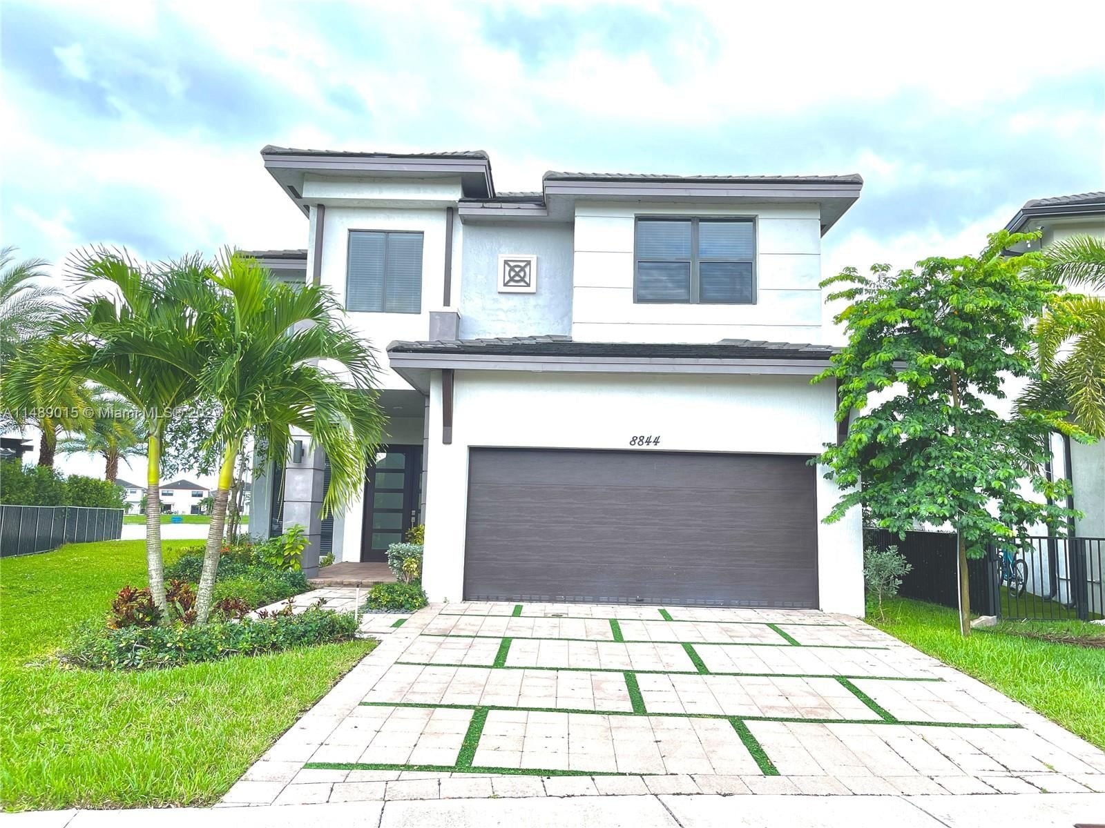 Real estate property located at 8844 160th Ter, Miami-Dade County, DUNNWOODY LAKE, Miami Lakes, FL