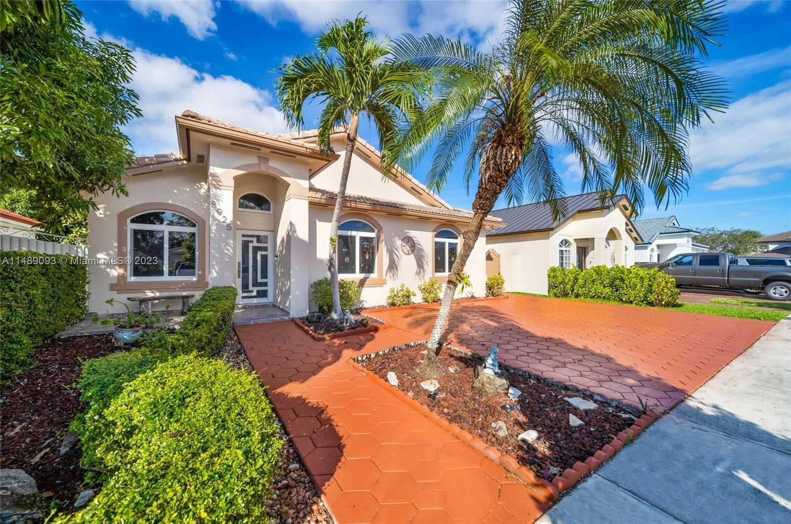 Real estate property located at 8925 144th Ter, Miami-Dade County, TRESOR, Miami Lakes, FL