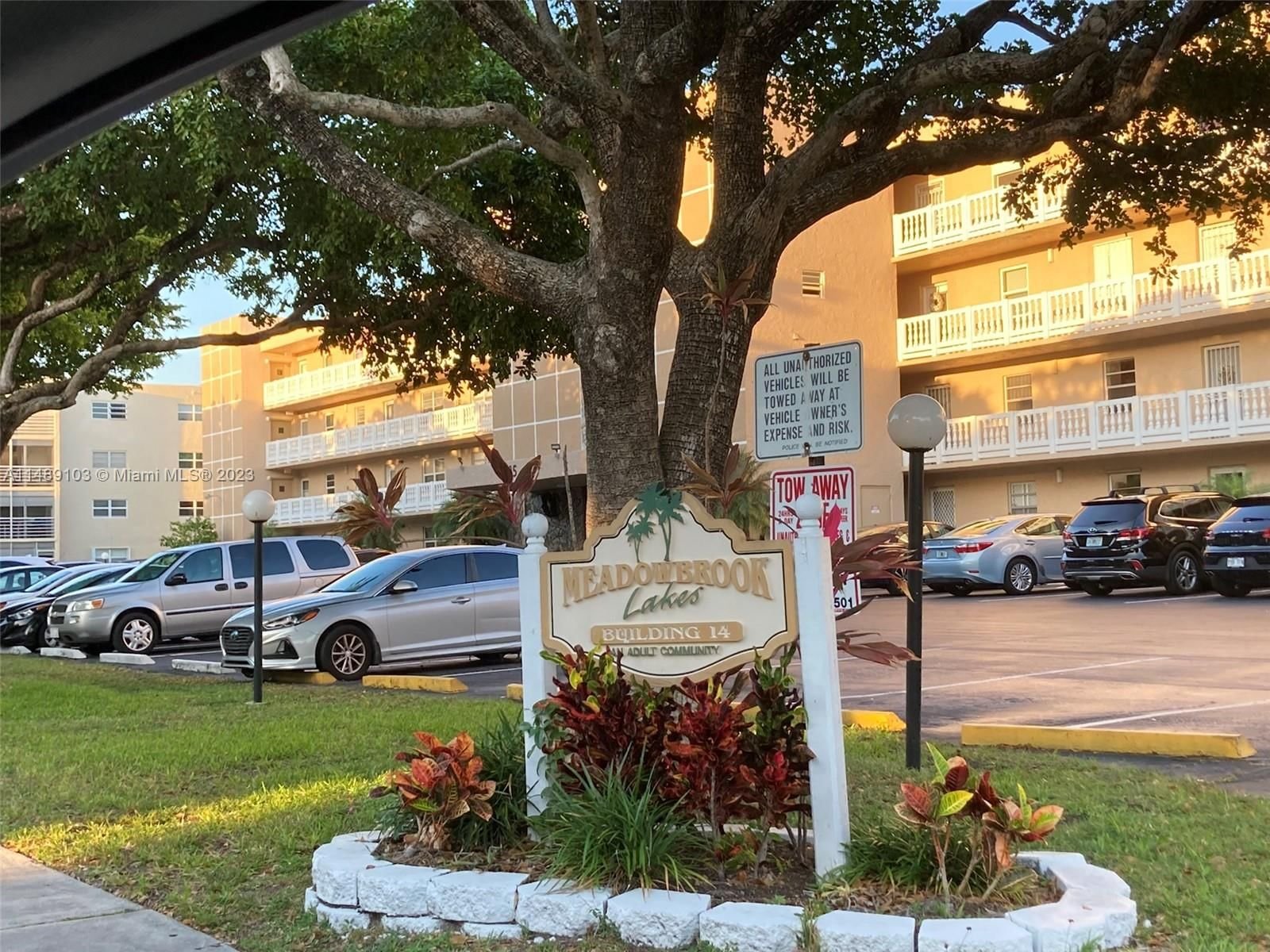 Real estate property located at 1025 4th Ave #108, Broward County, MEADOWBROOK LAKES CONDO, Dania Beach, FL