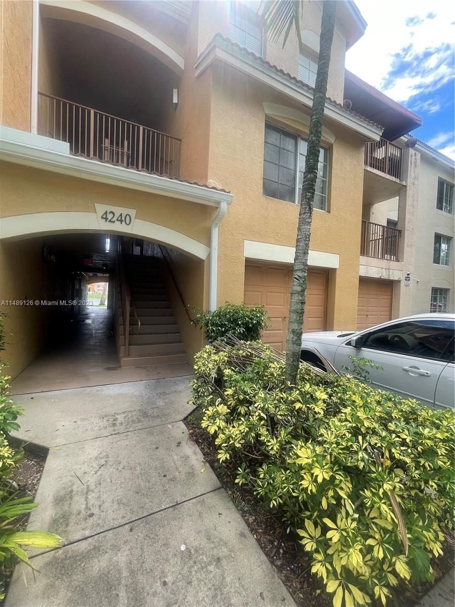 Real estate property located at 4240 San Marino Blvd #203, Palm Beach County, EMERALD ISLE AT LAGUNA LA, West Palm Beach, FL