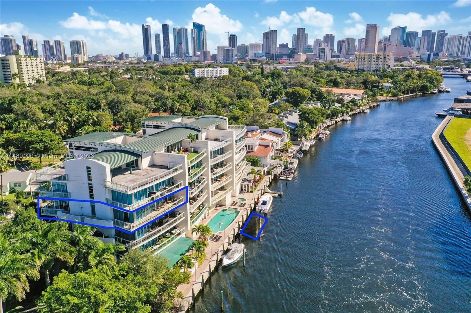 Real estate property located at 1090 N River Dr #404, Miami-Dade County, RESIDENCES AT RIVERWALK C, Miami, FL
