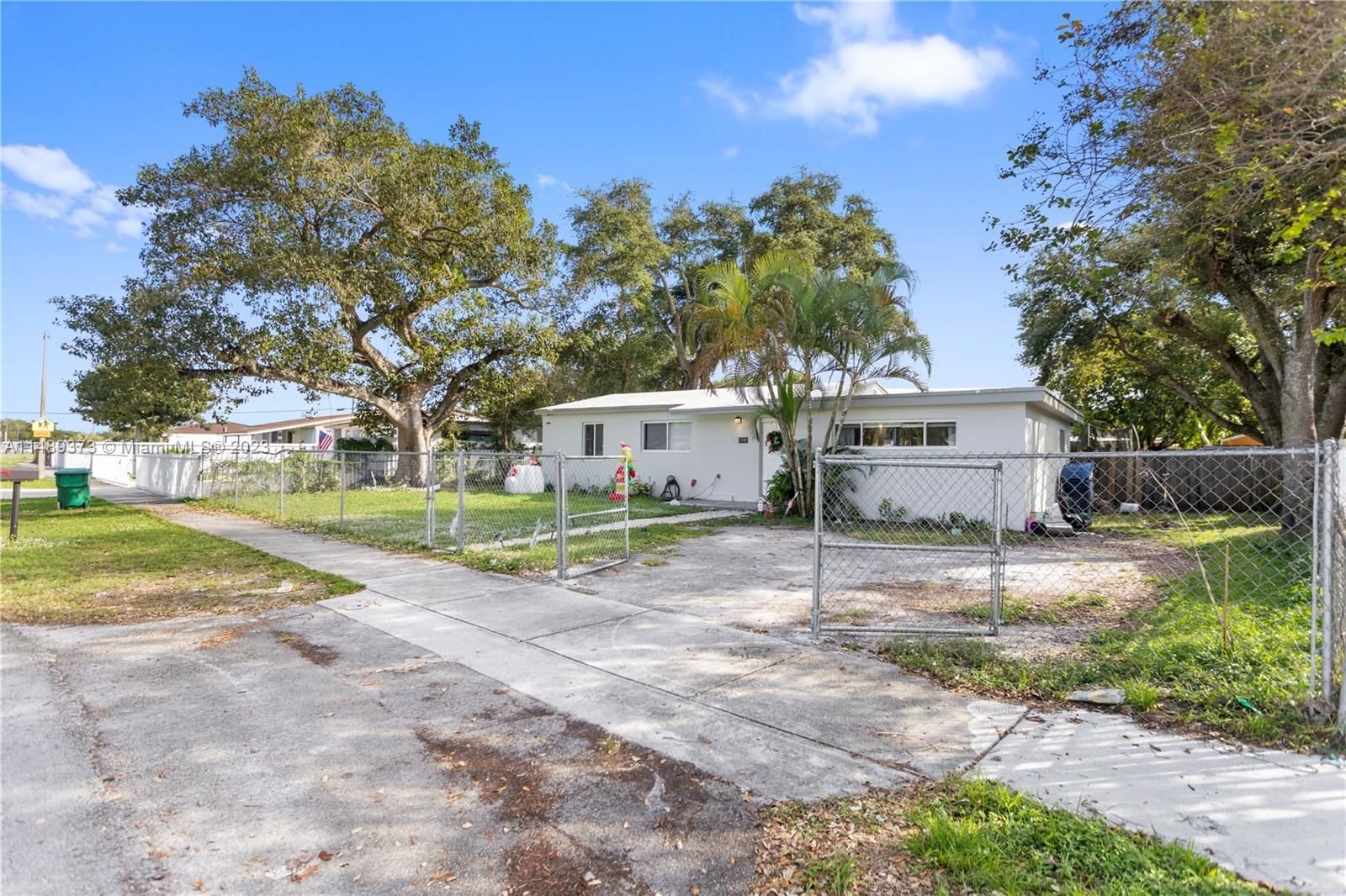 Real estate property located at 2930 166th St, Miami-Dade County, PINE TREE PARK 1ST ADDN, Miami Gardens, FL