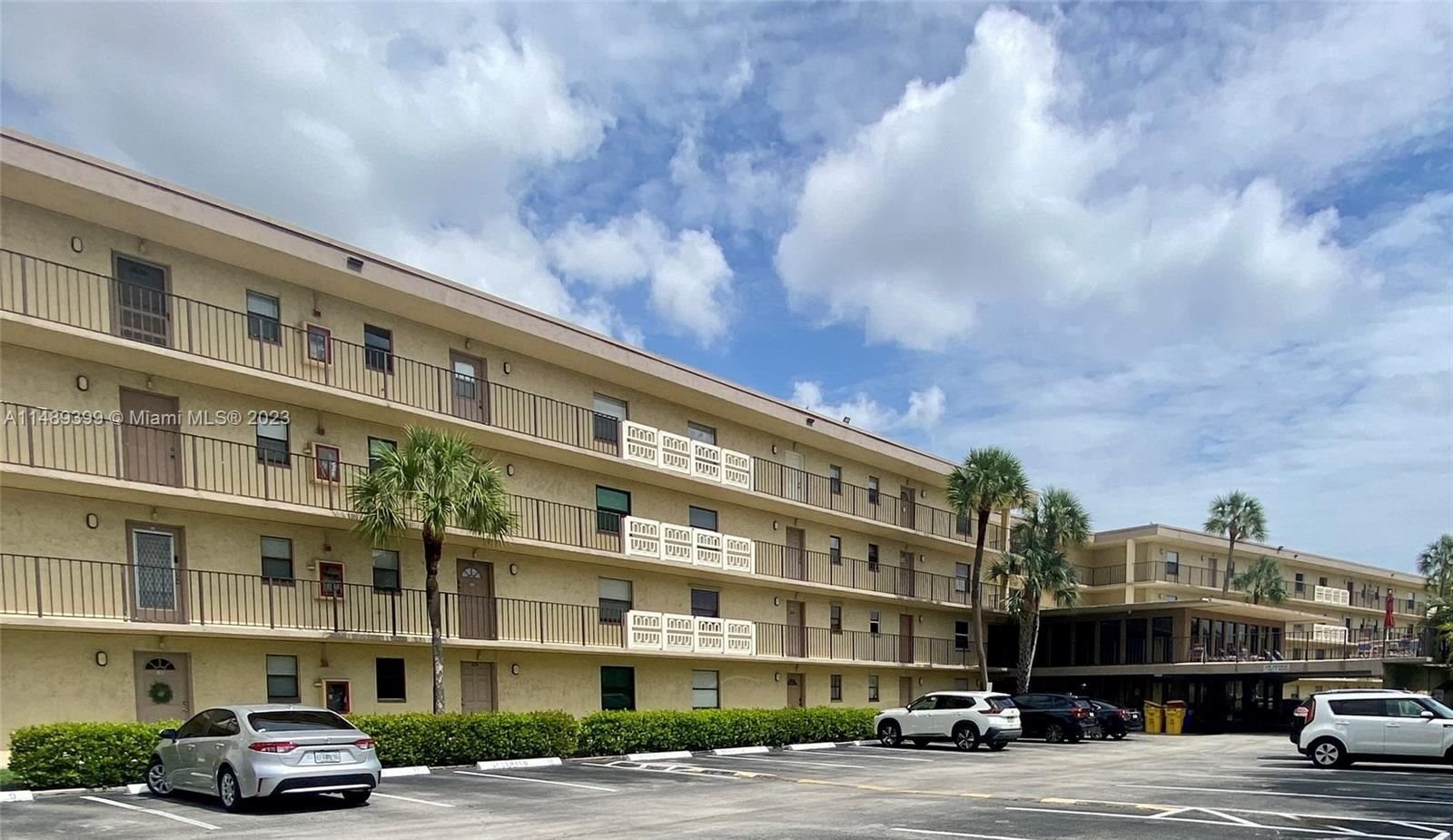 Real estate property located at 9355 8th St #318, Palm Beach County, ISLE OF SANDALFOOT CONDO, Boca Raton, FL