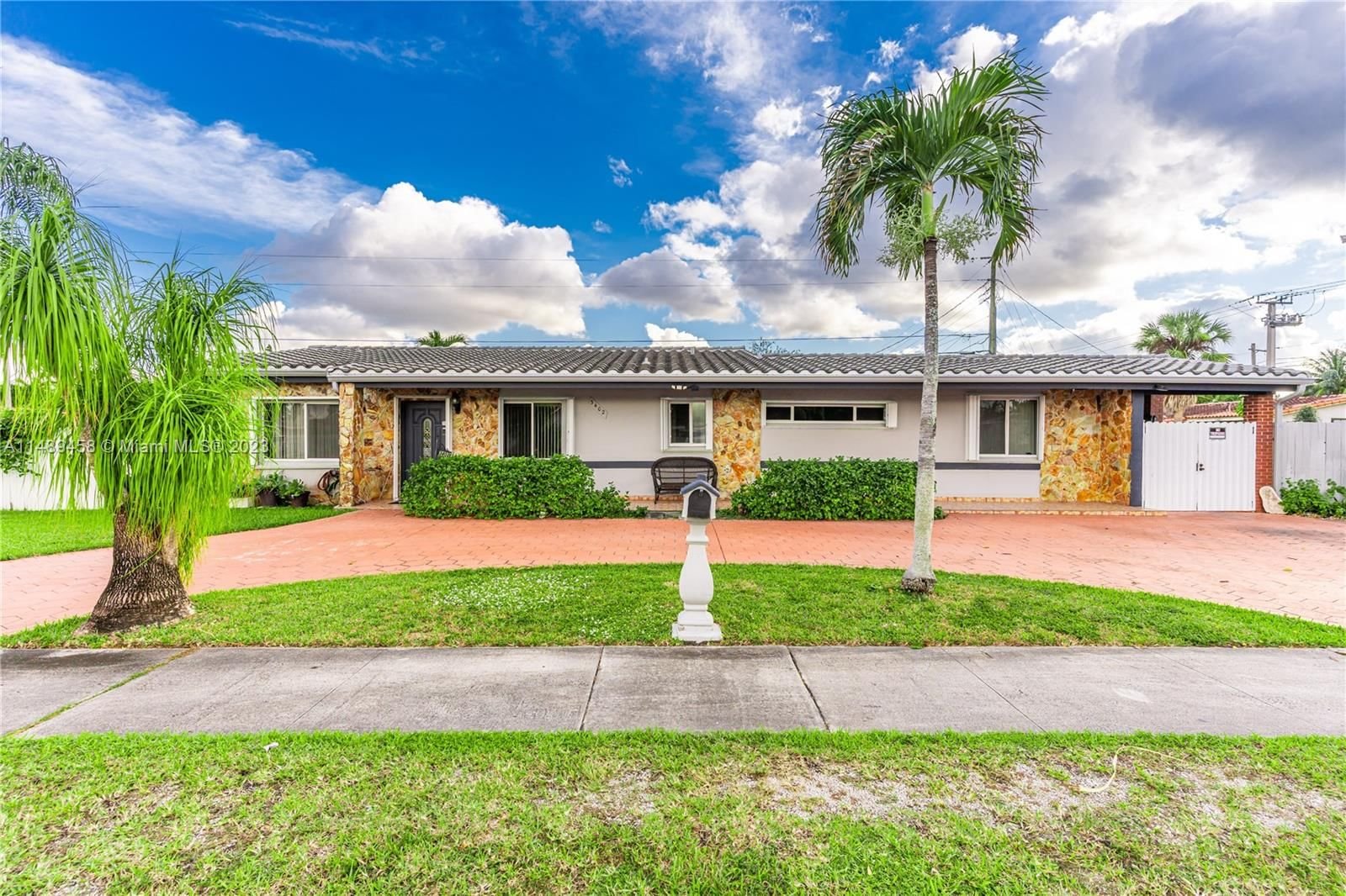 Real estate property located at 3402 106th Ave, Miami-Dade County, LEE GROVE ESTS, Miami, FL