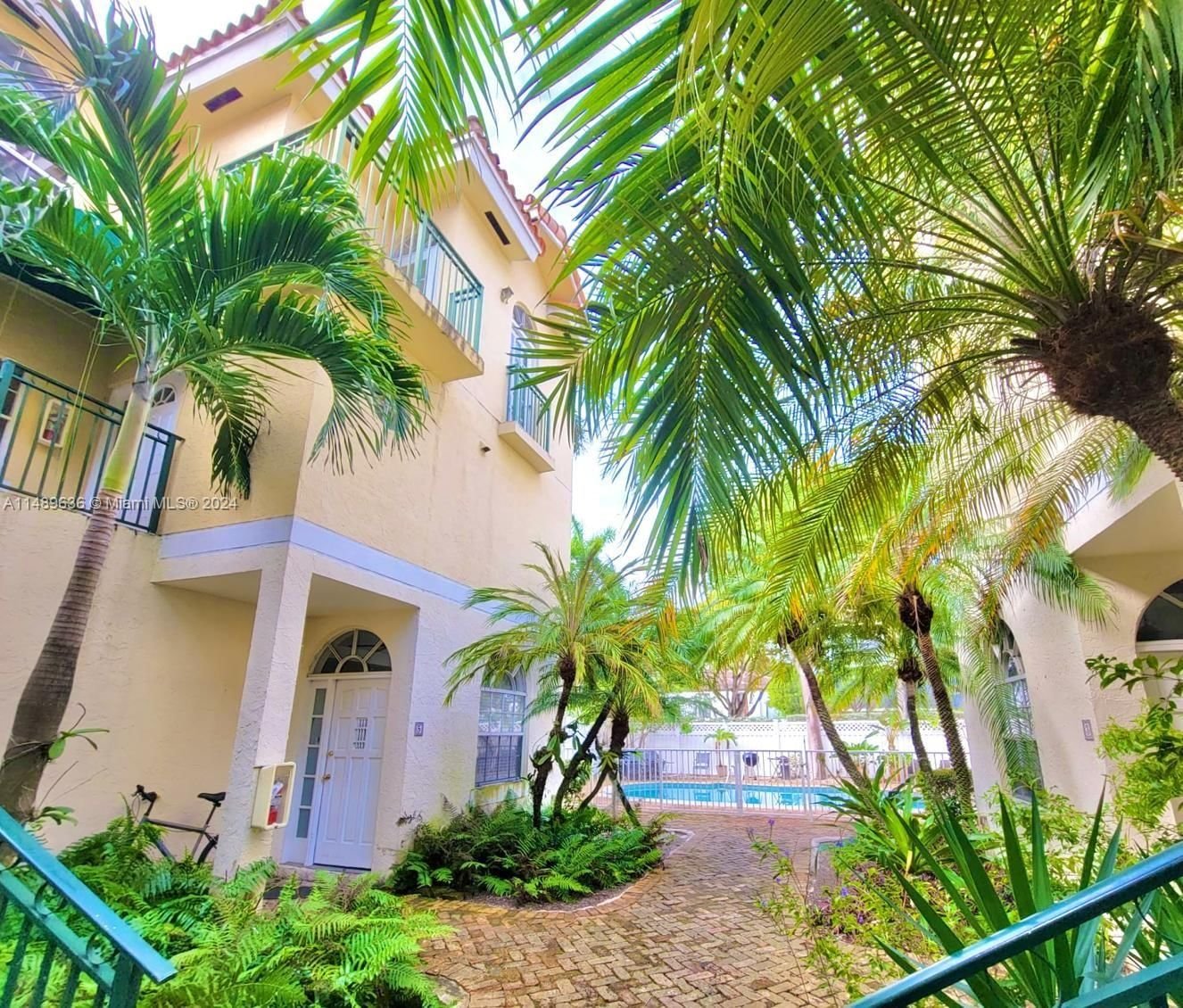 Real estate property located at 3356 Bird Ave #13, Miami-Dade County, COCO IBIZA VILLAS CONDO, Miami, FL