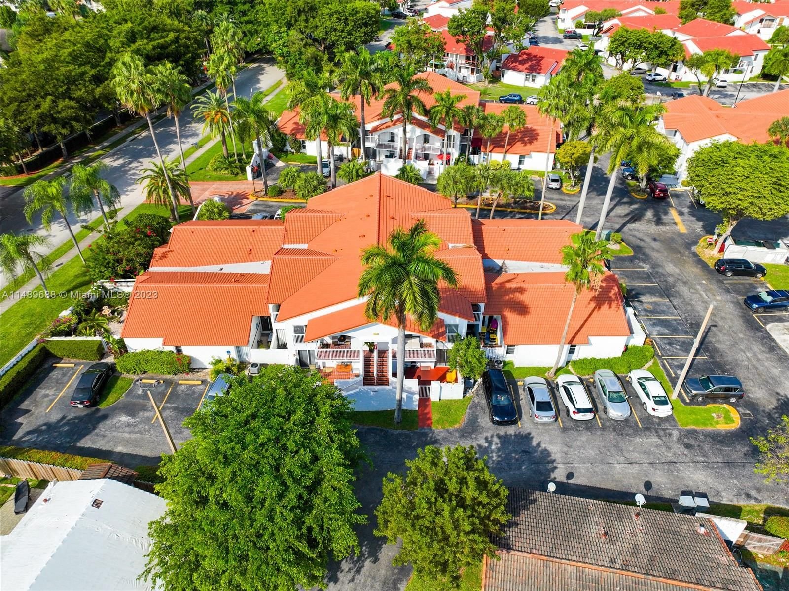 Real estate property located at 15390 76th Ter #107, Miami-Dade County, POINT LAKE CONDO XI, Miami, FL
