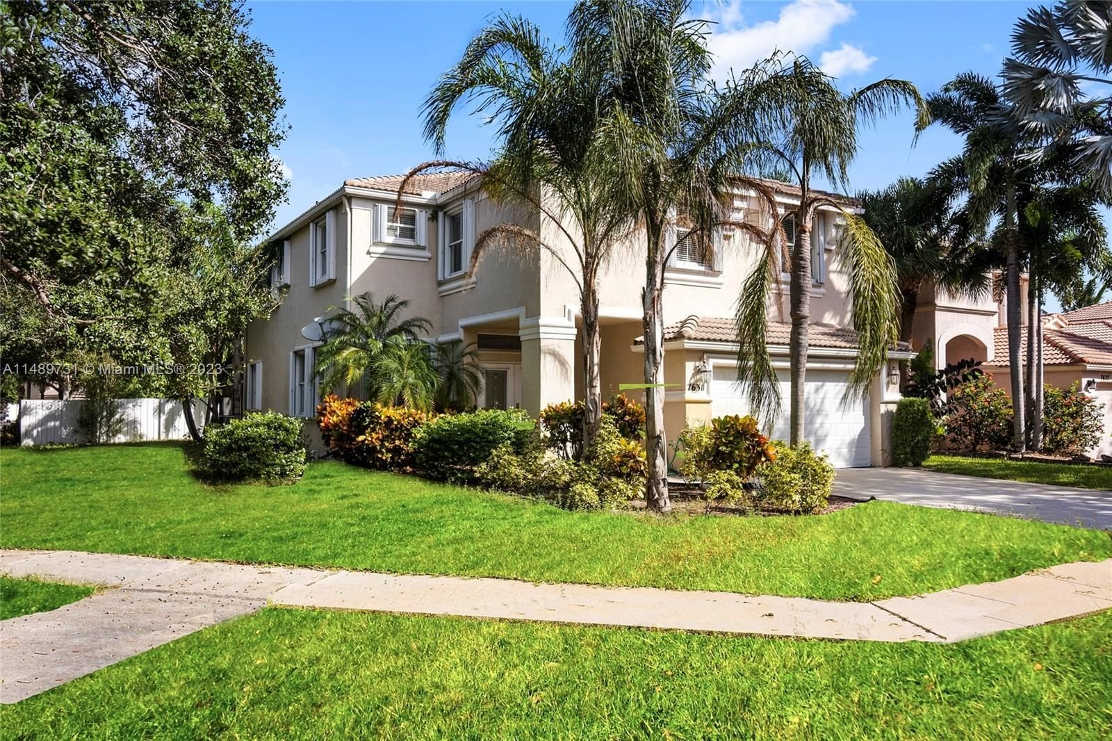 Real estate property located at 7631 Oak Grove Cir, Palm Beach County, SMITH DAIRY WEST 8, Lake Worth, FL