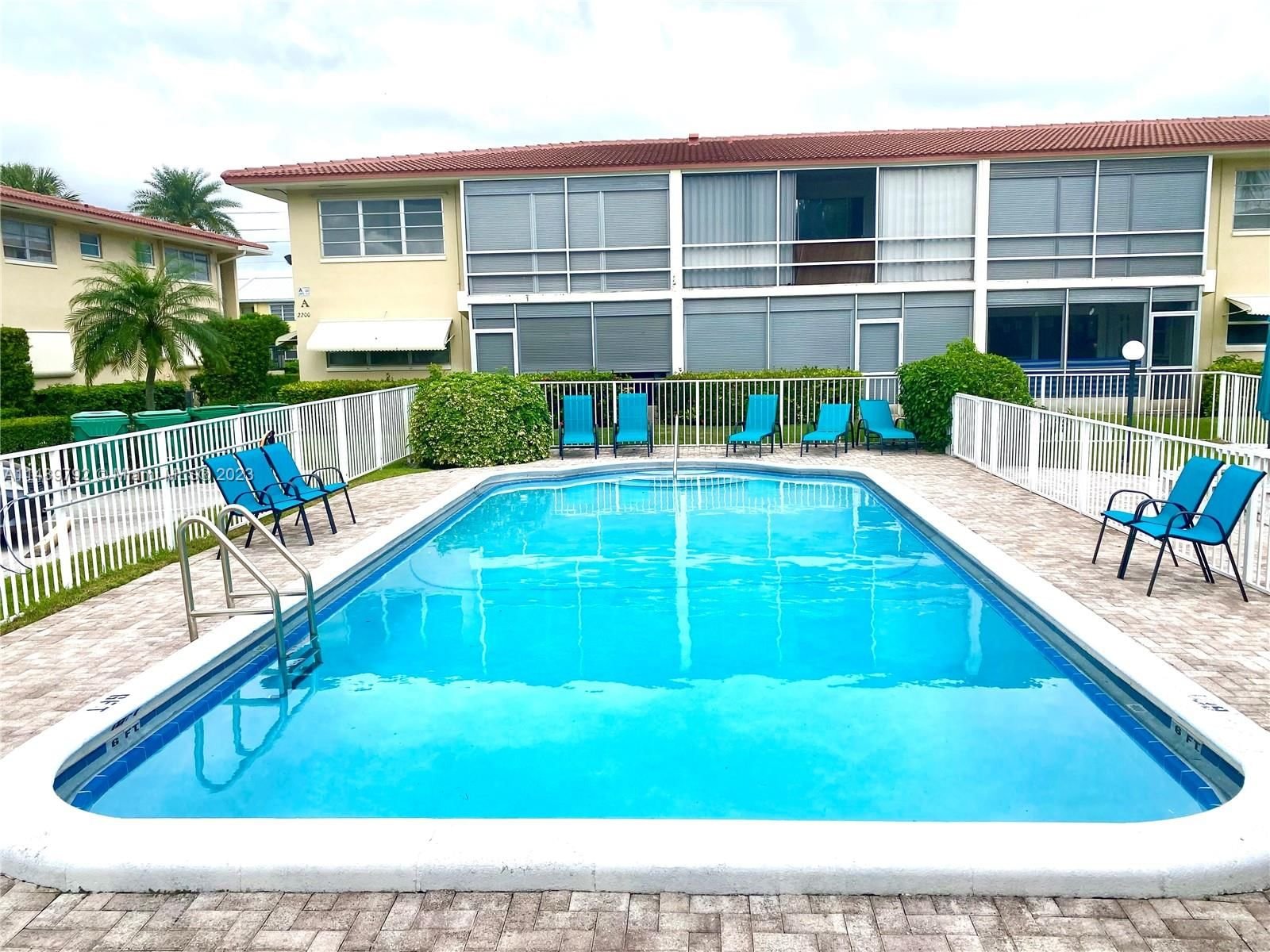 Real estate property located at 2202 36th St #17, Broward County, LIGHTHOUSE TERRACE CO-OP, Lighthouse Point, FL