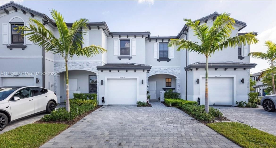 Real estate property located at 20369 4th Path, Miami-Dade County, VISTA LAGO, Miami Gardens, FL