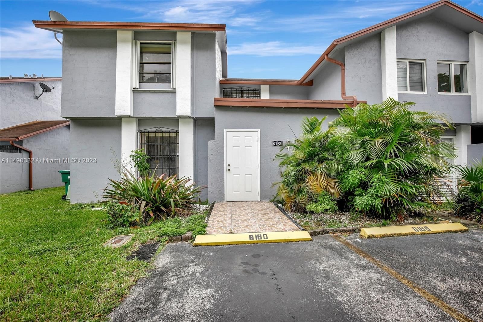 Real estate property located at 8180 99th Ter #2261, Miami-Dade County, HYDRA VILLAS AT SAMARI LK, Hialeah Gardens, FL