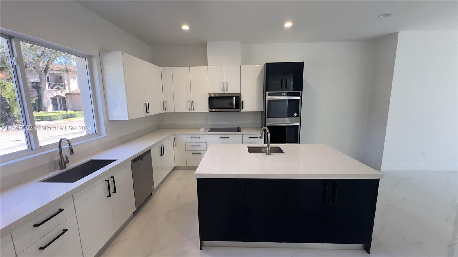 Real estate property located at 3562 Forest View Cir, Broward, Forest View Estates, Dania Beach, FL