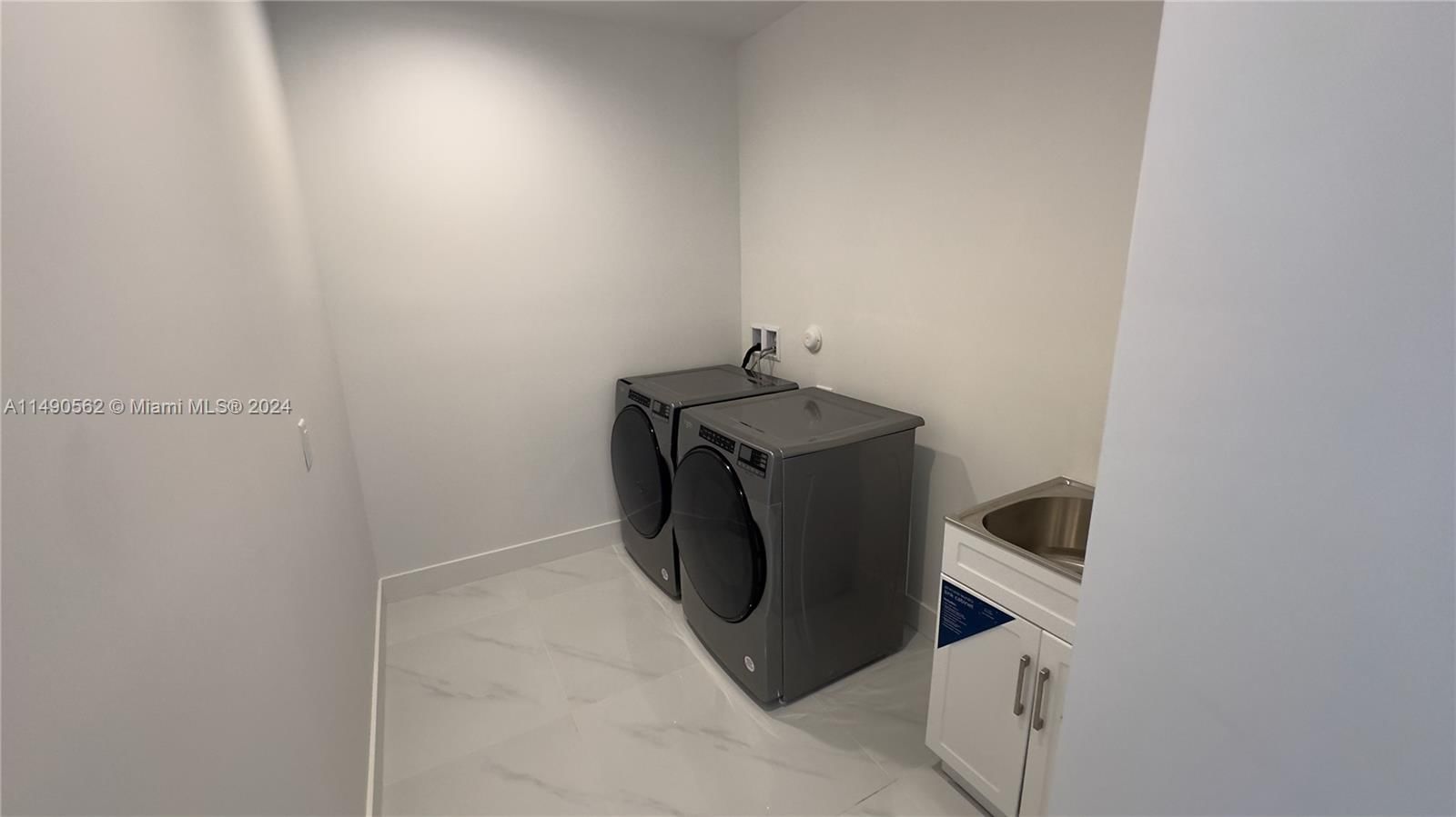 Real estate property located at 3562 Forest View Cir, Broward, Forest View Estates, Dania Beach, FL