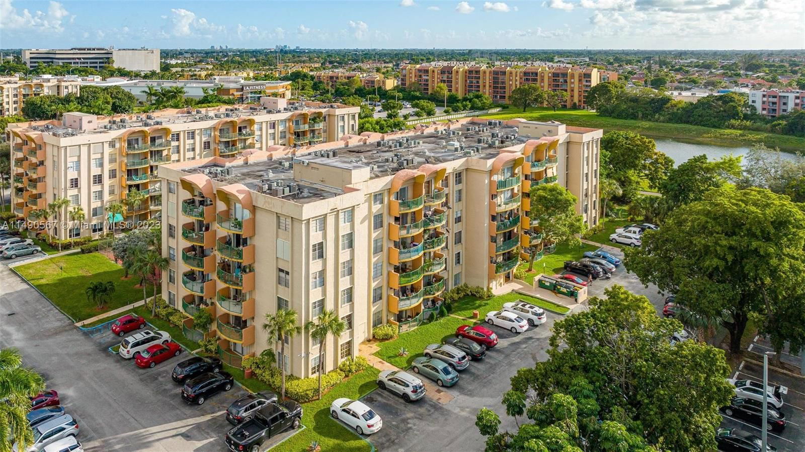 Real estate property located at 9360 Fontainebleau Blvd #611, Miami-Dade County, Miami, FL