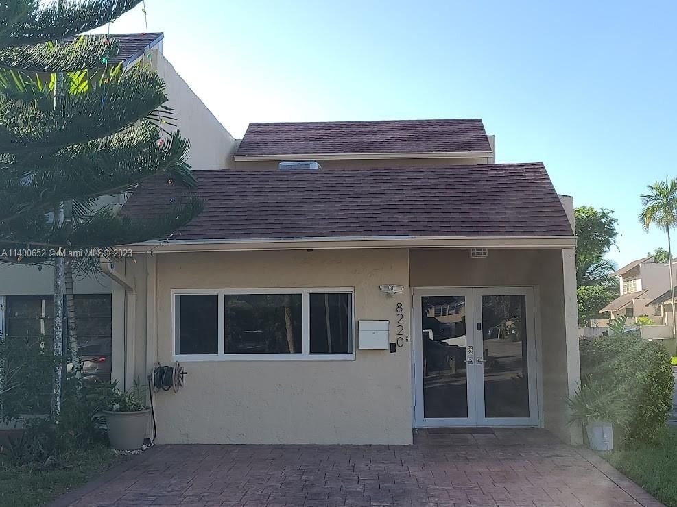 Real estate property located at 8220 103rd Ave #8220, Miami-Dade County, SUNSET PARK TOWN HOUSES, Miami, FL
