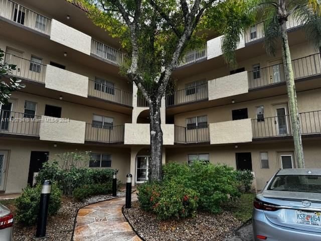 Real estate property located at 6100 Falls Cir Dr #306, Broward County, INVERRARY COUNTRY CLUB, Lauderhill, FL