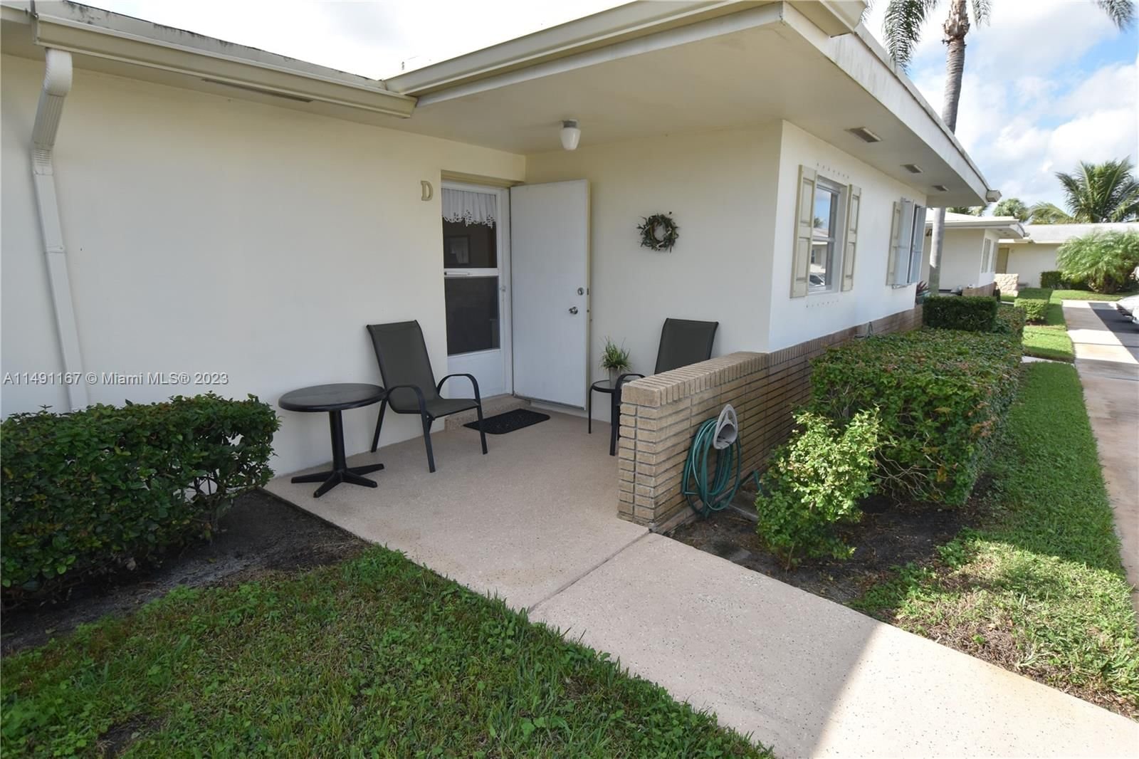 Real estate property located at 2834 Crosley Dr E D, Palm Beach County, CRESTHAVEN VILLAS 14 COND, West Palm Beach, FL