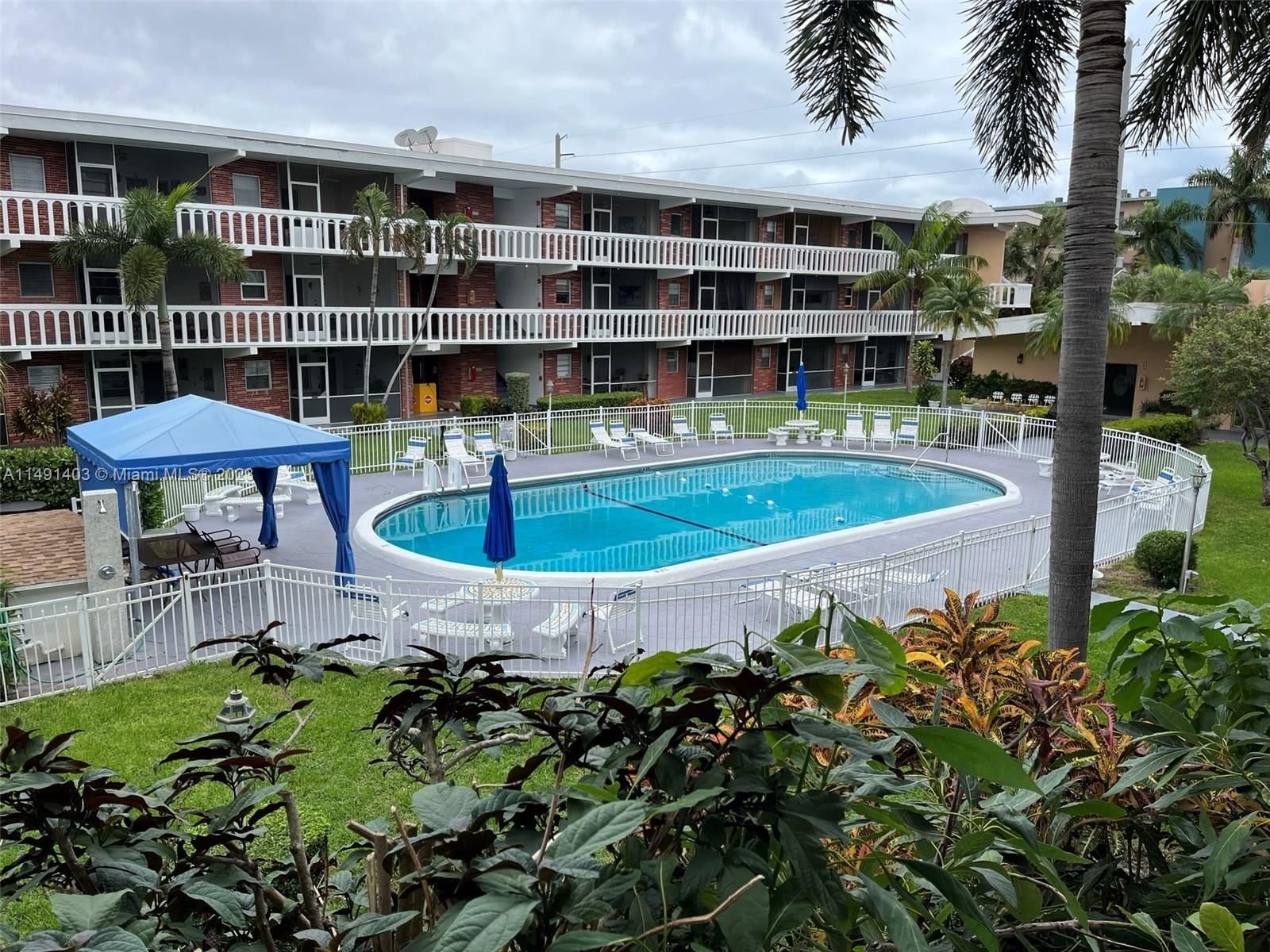 Real estate property located at 181 14th Ave #22B, Broward County, Hallandale Beach, FL