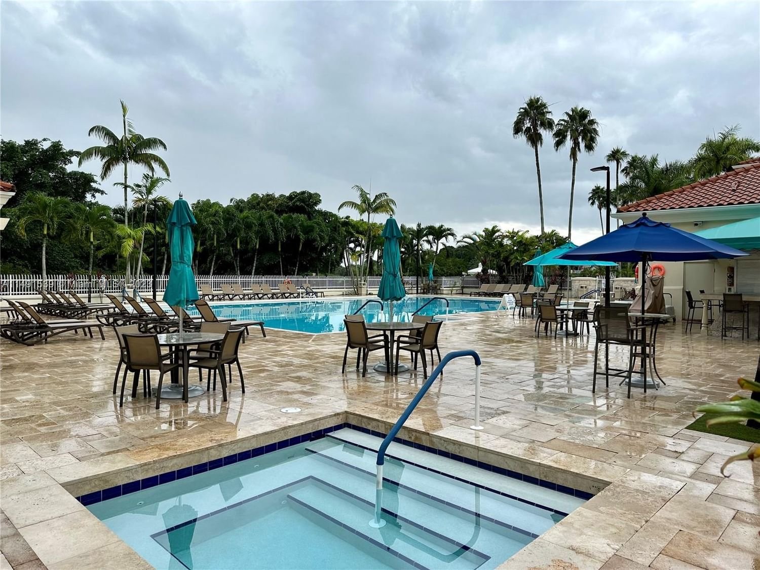 Real estate property located at 4890 102nd Ave #202-5, Miami-Dade County, DORAL PARK C CLUB VILLAS, Doral, FL