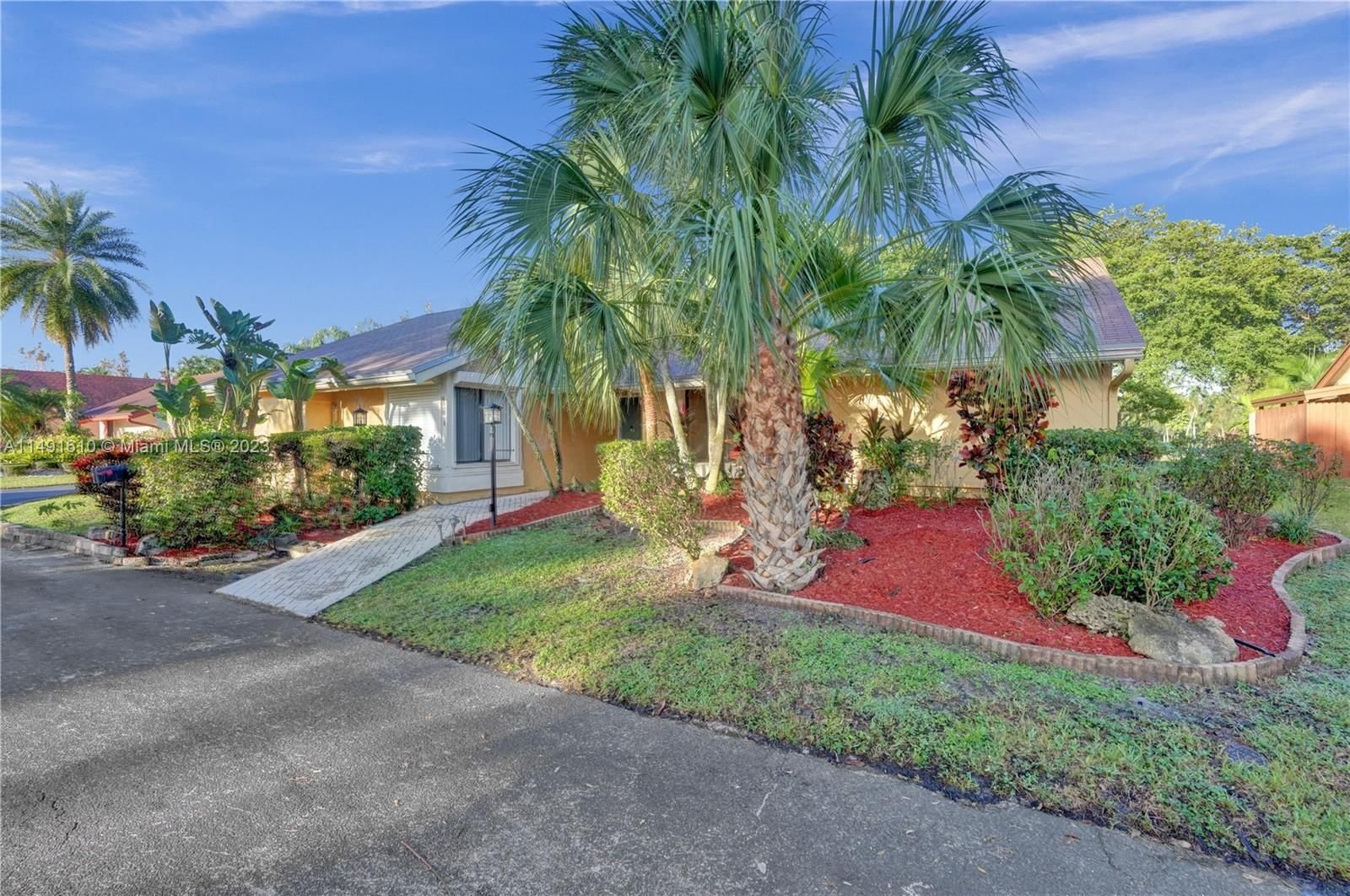 Real estate property located at 961 Bayberry Point Dr, Broward County, Plantation, FL