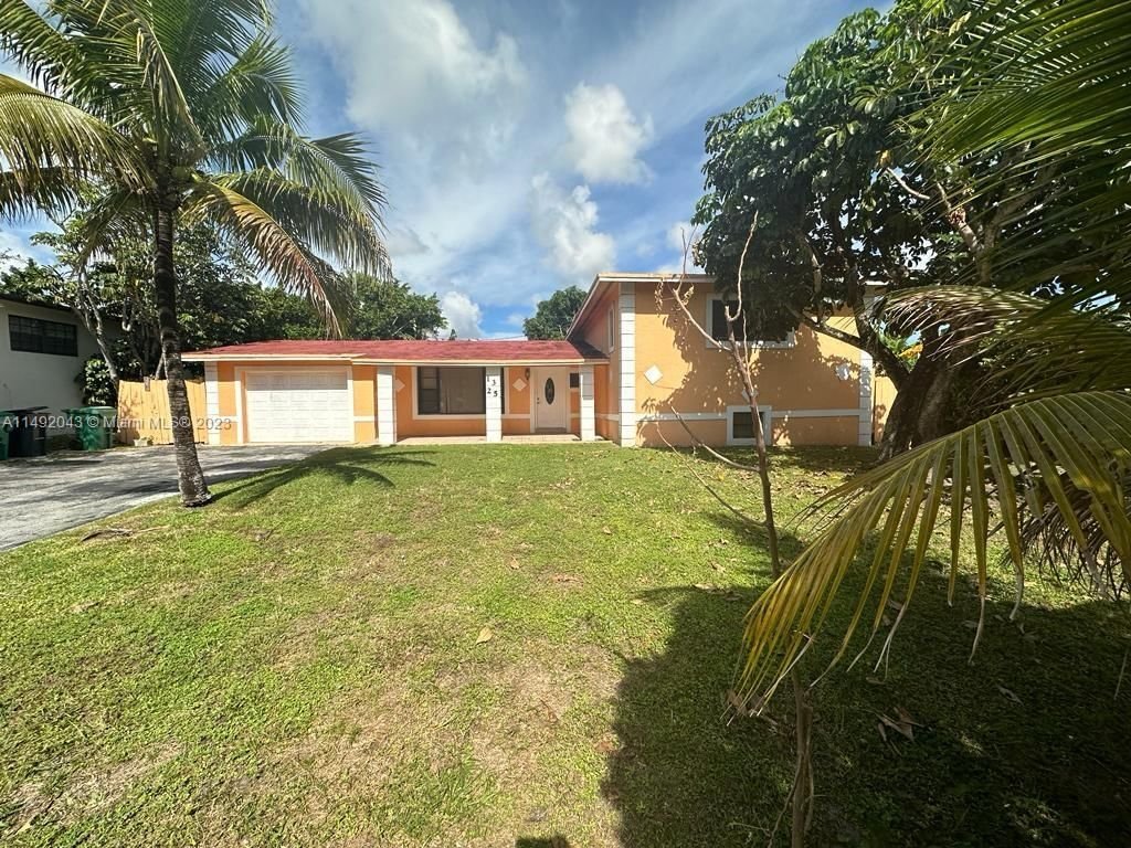 Real estate property located at 1325 203rd St, Miami-Dade County, MANSIONETTE HOMES SEC 2, Miami, FL