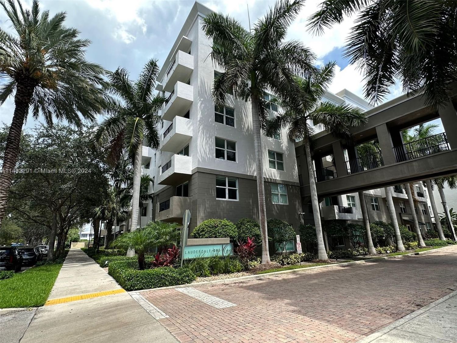 Real estate property located at 2421 65th St #418, Broward, LAUDERDALE ONE CONDO, Fort Lauderdale, FL