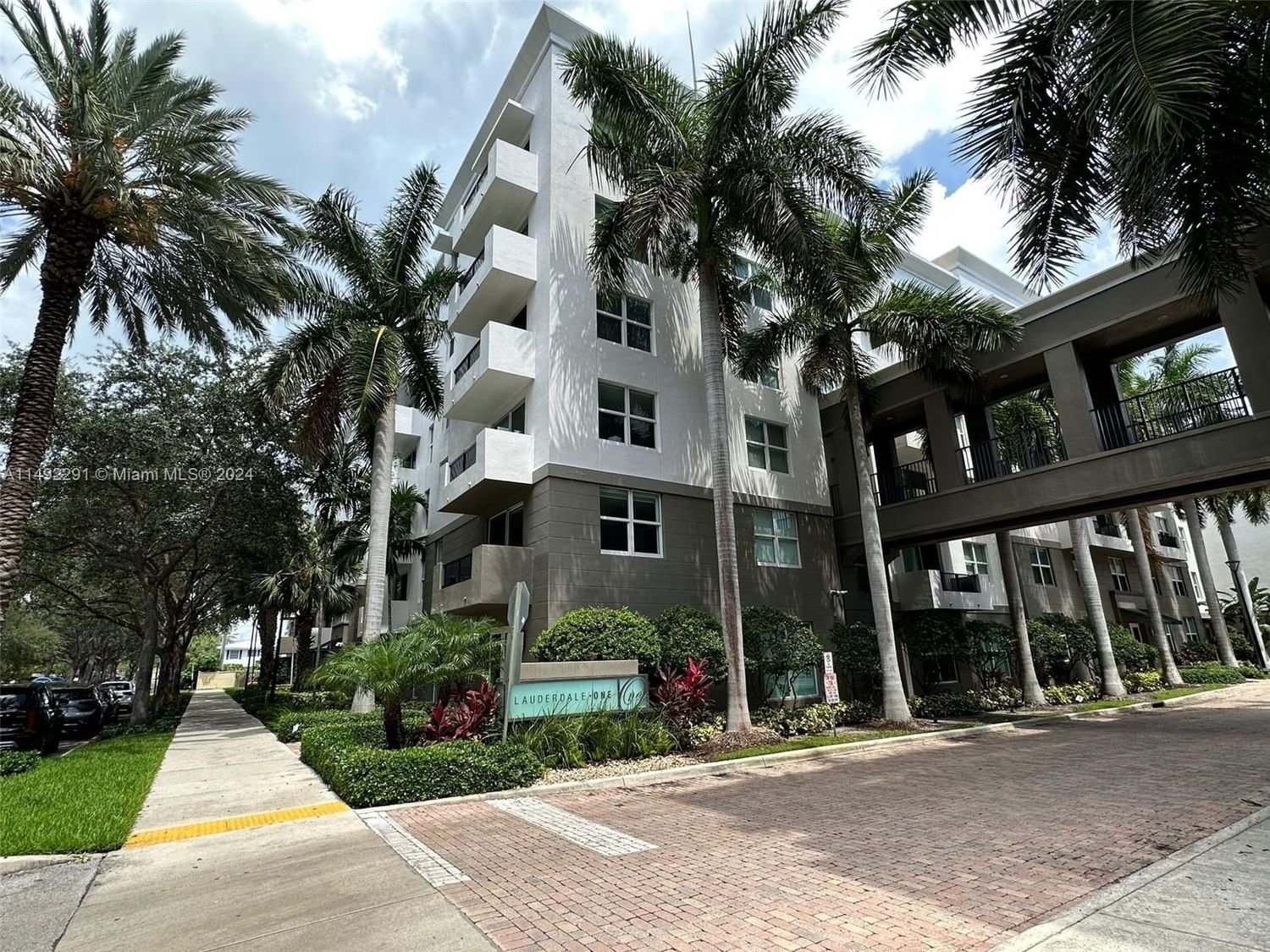 Real estate property located at 2421 65th St #418, Broward County, LAUDERDALE ONE CONDO, Fort Lauderdale, FL
