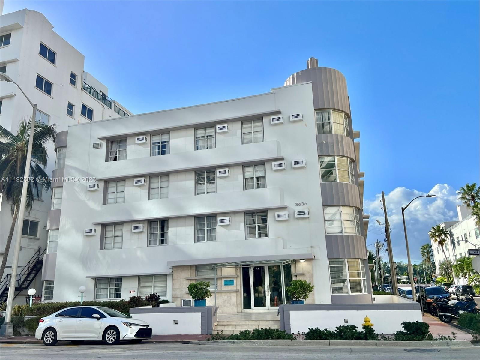 Real estate property located at 3030 Collins Ave #2D, Miami-Dade County, THE MADISON CONDO, Miami Beach, FL