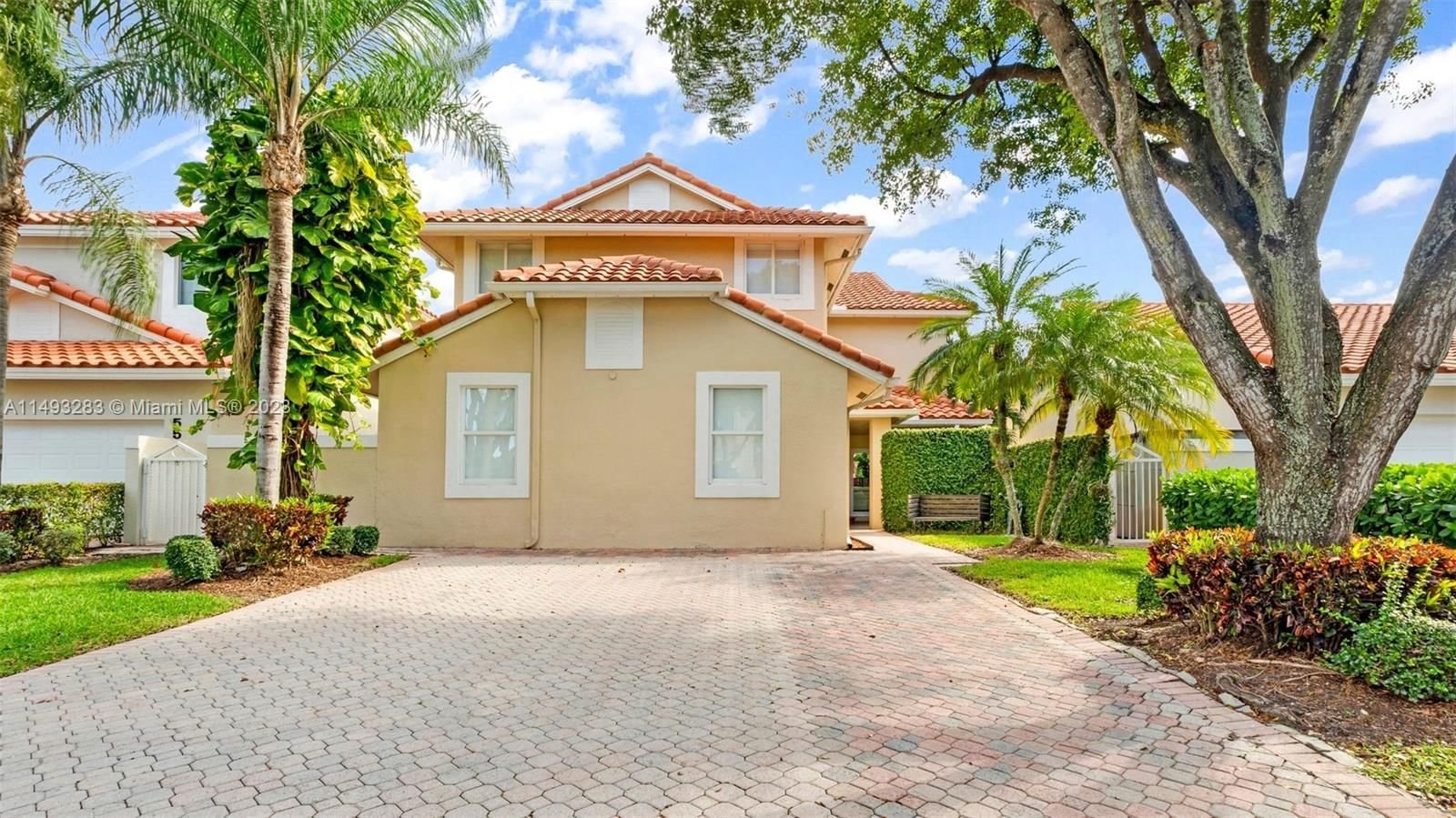 Real estate property located at 5497 105 CT, Miami-Dade County, Doral Sands, Doral, FL