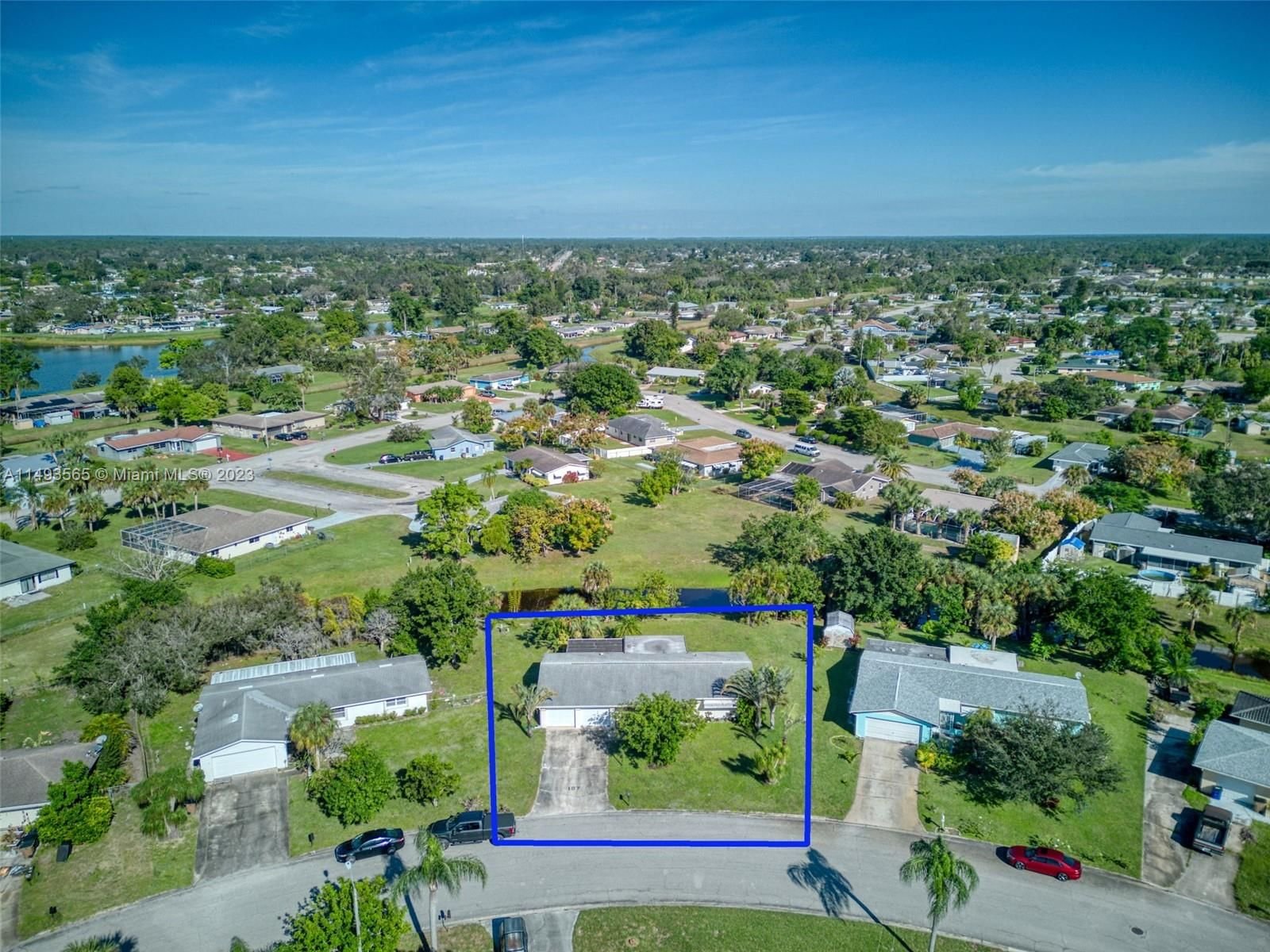 Real estate property located at 107 Lake Drive, Lee County, Lehigh Acres, FL