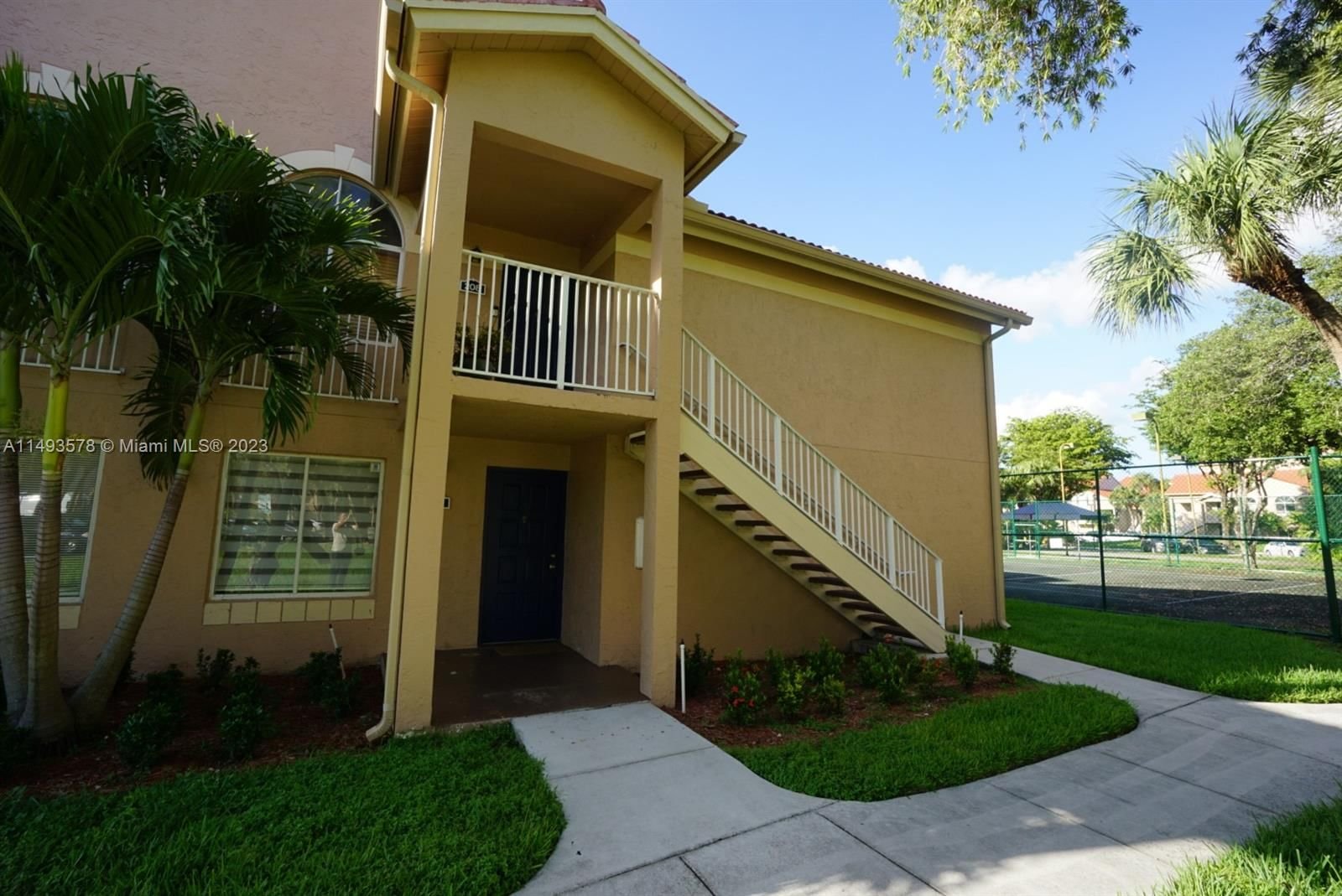 Real estate property located at 10521 158th Ct #208, Miami-Dade County, ROYAL PALM PLACE, Miami, FL