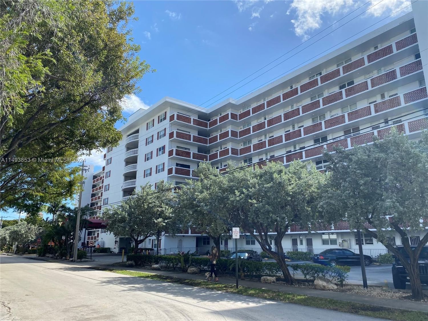 Real estate property located at 3660 166th St #502, Miami-Dade County, EASTERN SHORES WHITE HOUS, North Miami Beach, FL