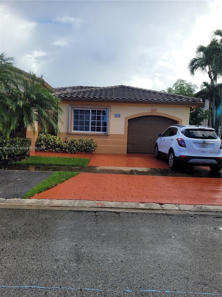 Real estate property located at 9383 155th Ave, Miami-Dade County, HIGHLANDS AT KENDALL, Miami, FL