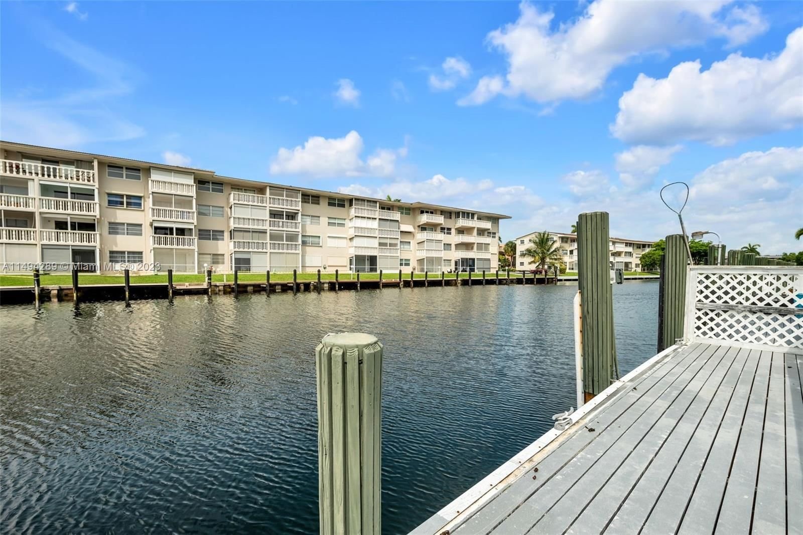 Real estate property located at 419 Golden Isles Dr #105, Broward County, YORKDALES CARALLTON ISLE, Hallandale Beach, FL
