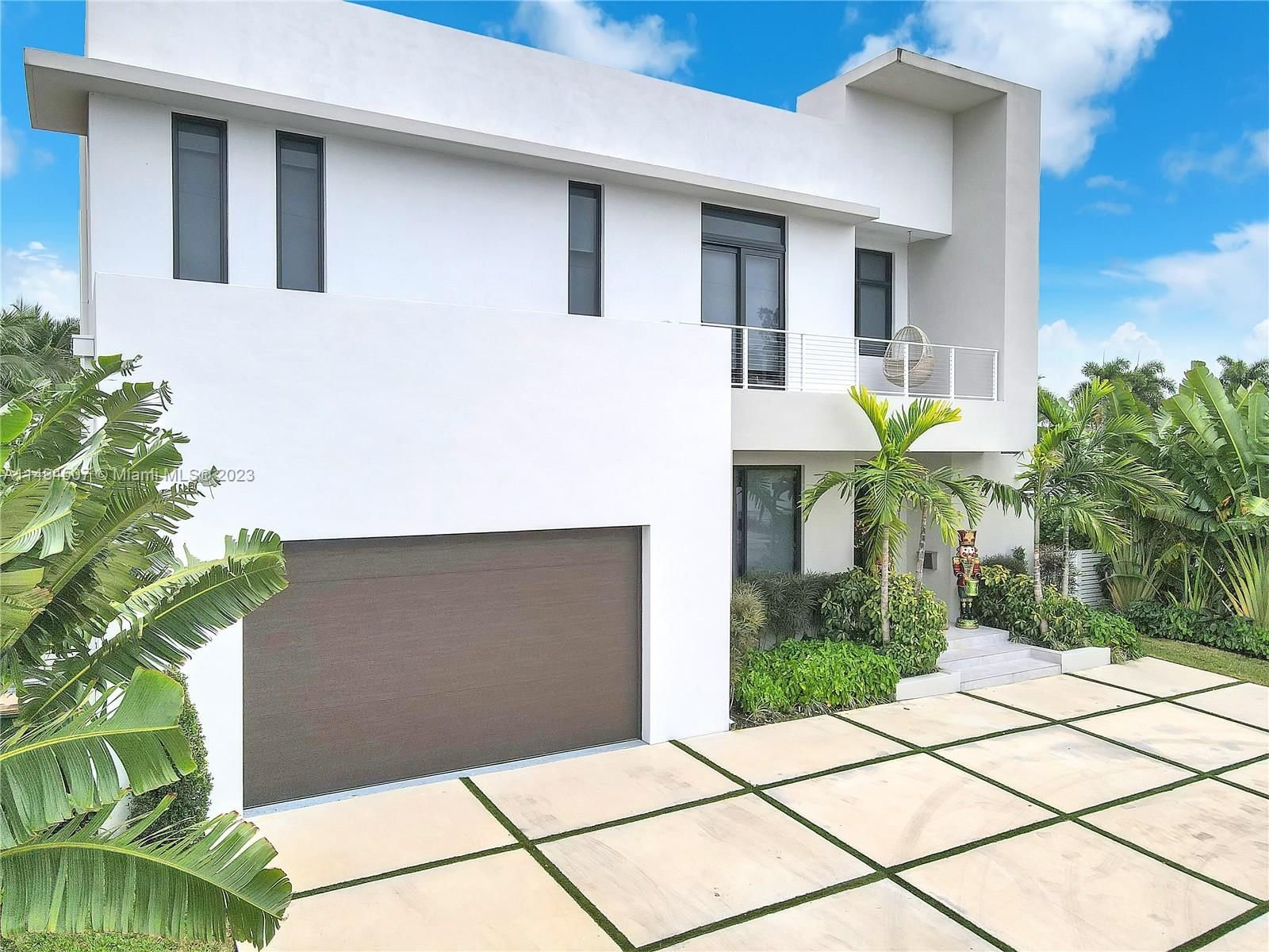 Real estate property located at 13185 Ortega Ln, Miami-Dade County, CORONADO HARBOR 1ST ADDN, North Miami, FL