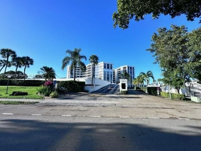 Real estate property located at 13951 Kendale Lakes Cir #908A, Miami-Dade County, TOWERS OF KENDALE LAKES C, Miami, FL