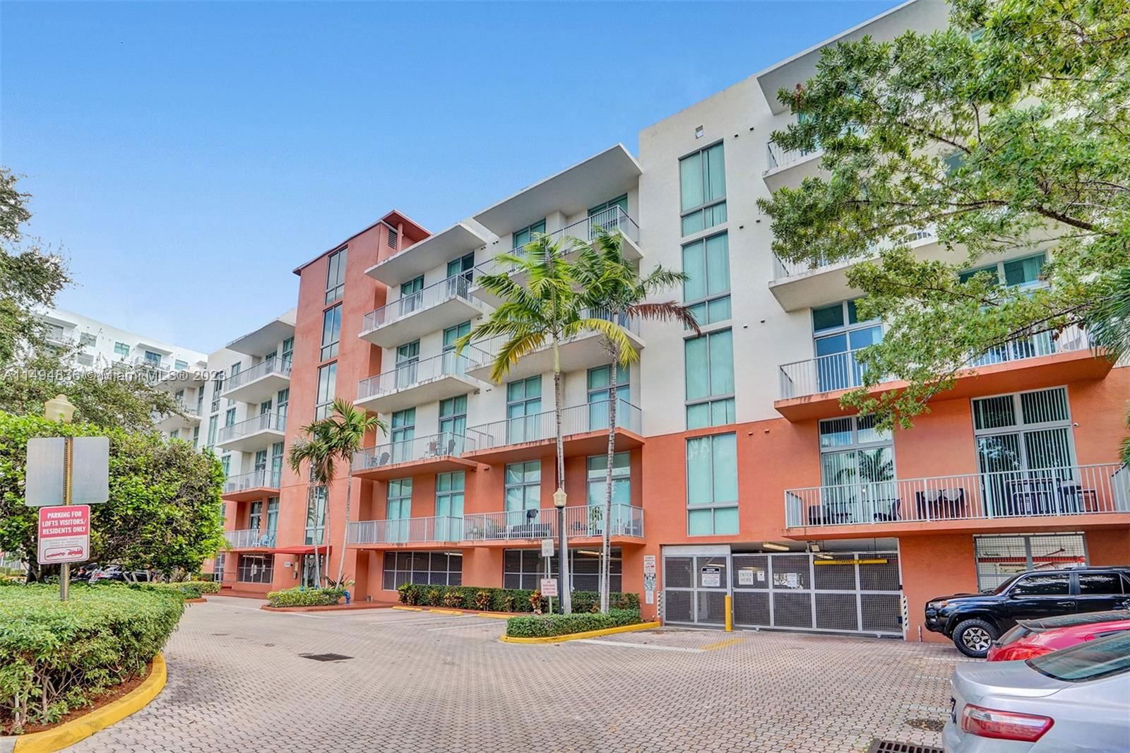 Real estate property located at 2100 Van Buren St #215, Broward County, LOFTS AT HOLLYWOOD STATIO, Hollywood, FL