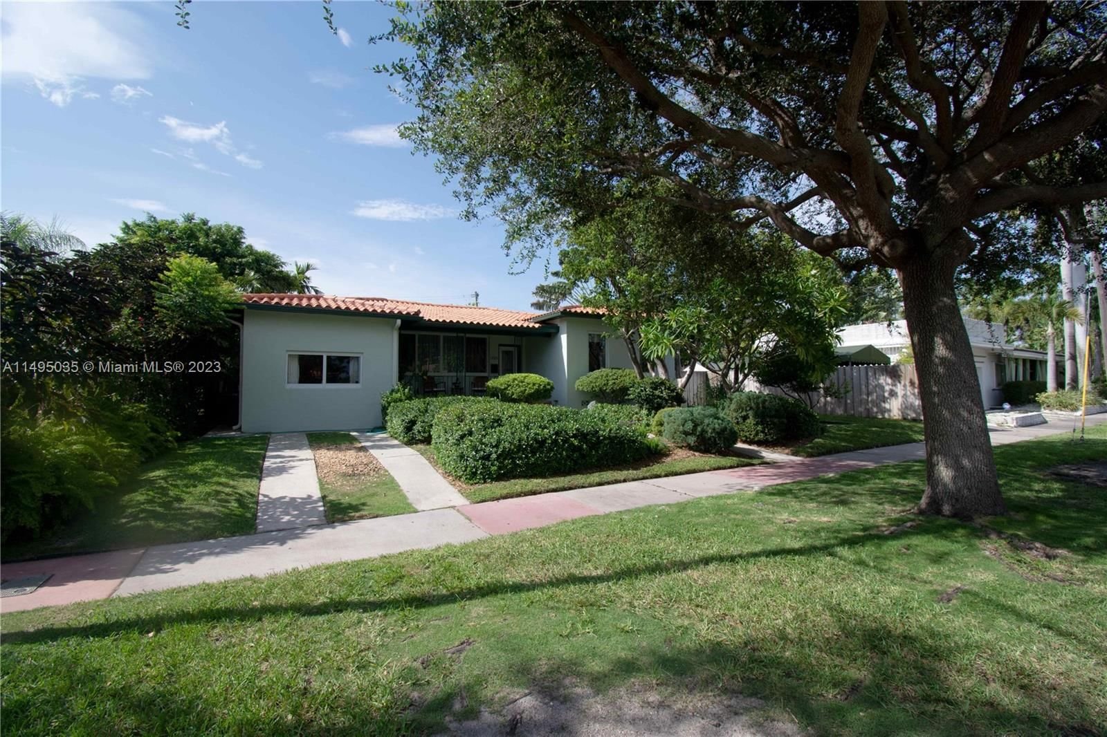 Real estate property located at 1725 Biarritz Dr, Miami-Dade County, ISLE OF NORMANDY MIAMI VI, Miami Beach, FL