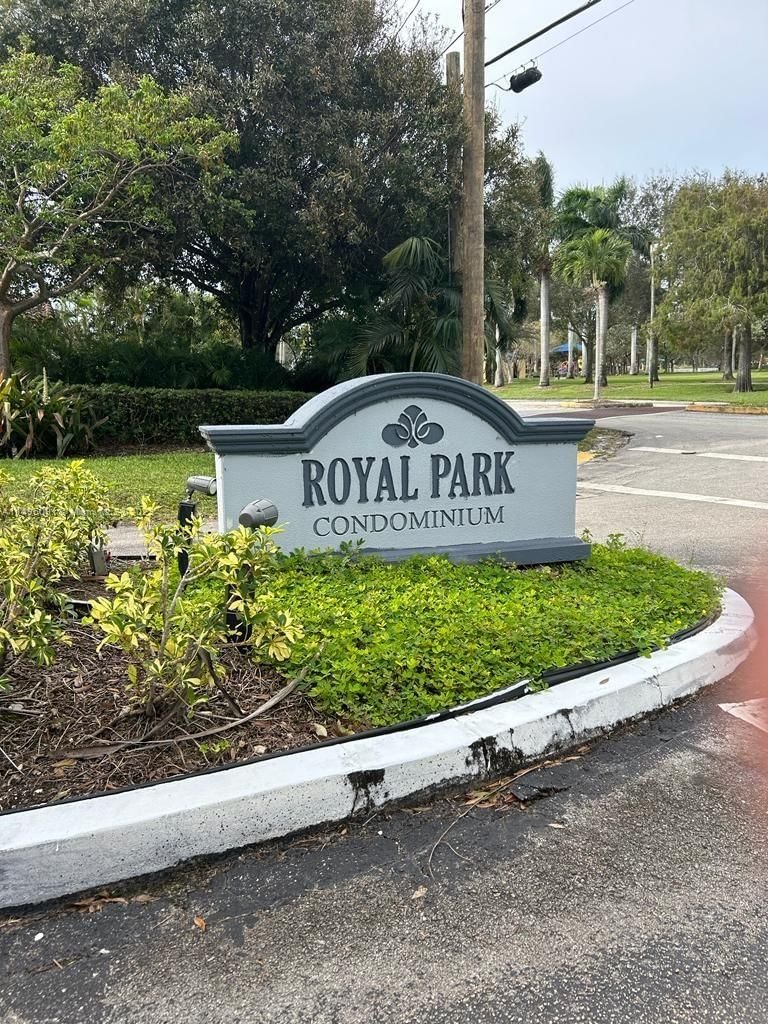 Real estate property located at 108 Royal Park Dr #2D, Broward County, ROYAL PARK CONDO, Oakland Park, FL