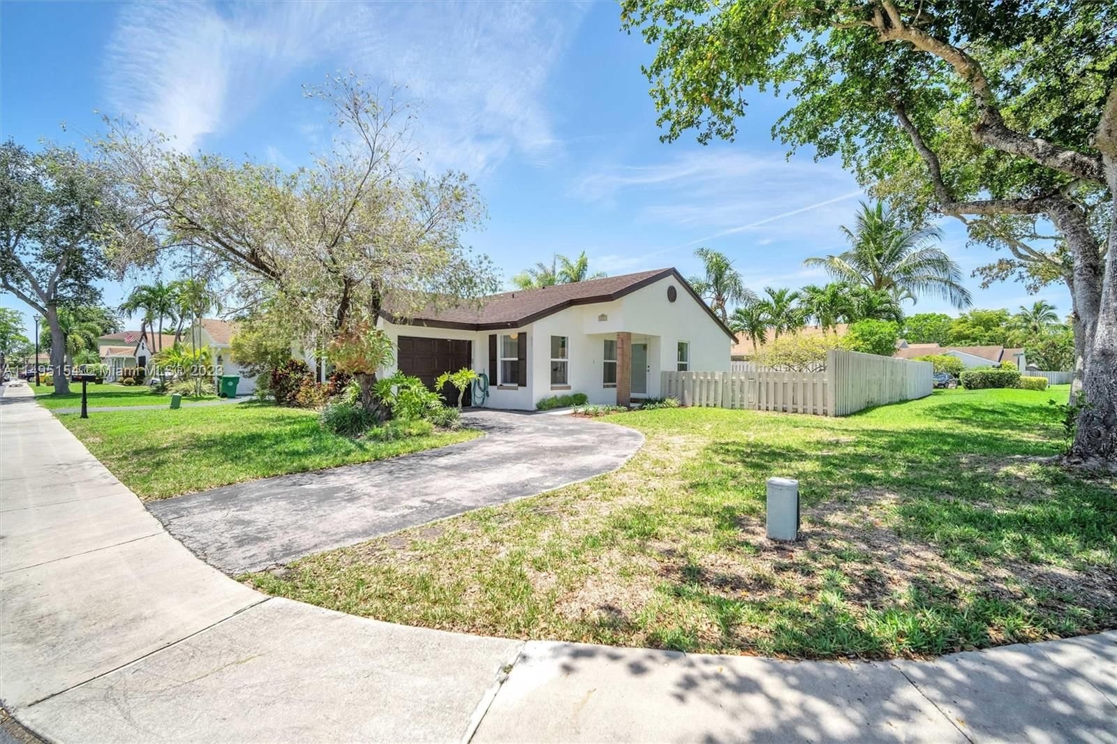 Real estate property located at 651 Shiloh Ter, Broward County, SHENANDOAH SECTION ONE, Davie, FL