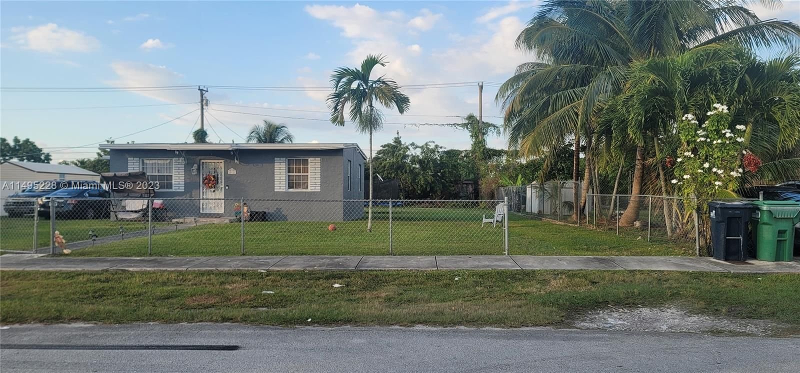 Real estate property located at 10411 183rd St, Miami-Dade County, ROSEHAVEN, Miami, FL